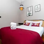Apartment Center Of Paris By Studio Prestige